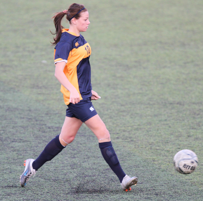 THSHS Girls Errea Trophy 2010_0208