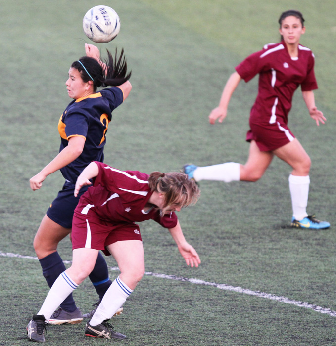 THSHS Girls Errea Trophy 2010_0326