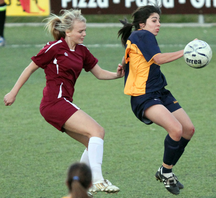 THSHS Girls Errea Trophy 2010_0354